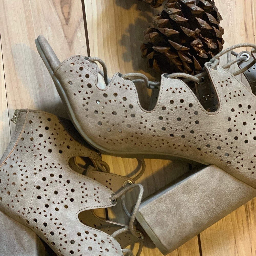 Guess shoes - Picture 4 of 8